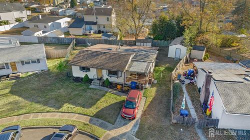 19 Avon Cir, MAPLE SHADE, NJ, 08052-2200 | Card Image