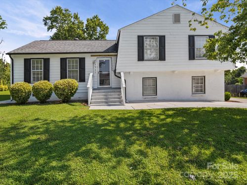 7335 Meadowdale Ln, Charlotte, NC, 28212-4737 | Card Image