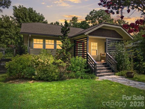 146 Courtland Ave, Asheville, NC, 28801-2111 | Card Image