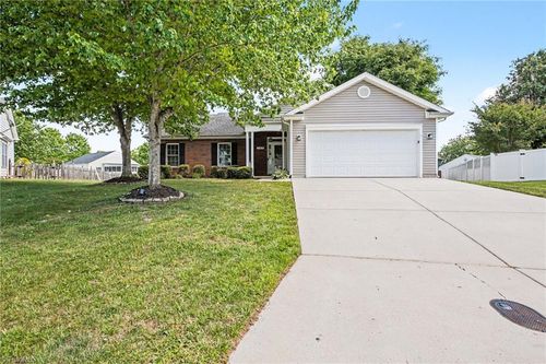 189 Picardy Ct, Kernersville, NC, 27284-6529 | Card Image
