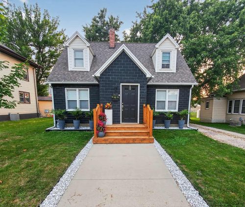 1611 5th St, Gilbertville, IA, 50634-7711 | Card Image