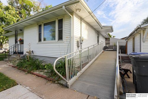 1003 25th Ave, Council Bluffs, IA, 51501-7426 | Card Image