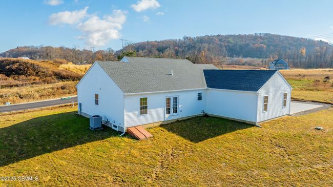 30 Maple Crest Dr, House other with 3 bedrooms, 3 bathrooms and null parking in Nescopeck PA | Image 4