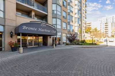 606 - 2511 Lakeshore Rd W, Condo with 1 bedrooms, 1 bathrooms and 1 parking in Oakville ON | Image 2