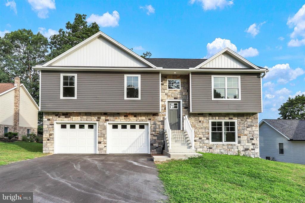 Greenbriar Ln, Fayetteville, PA 17222