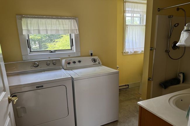 131 Lincoln Ave, House other with 2 bedrooms, 2 bathrooms and null parking in Rutland VT | Image 4