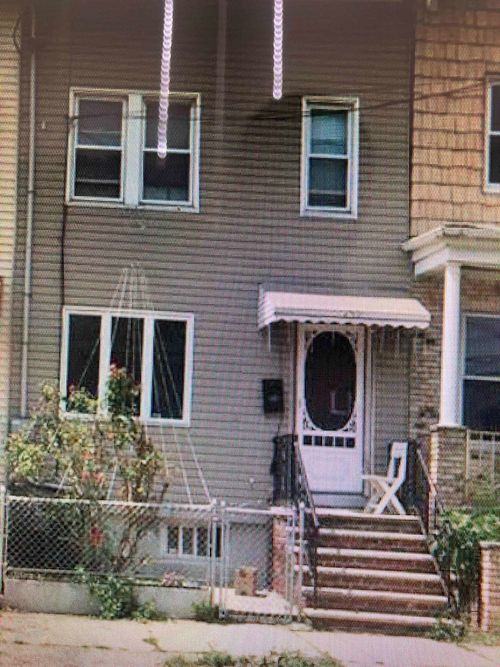 137 Prospect Ave, Bayonne, NJ, 07002-4923 | Card Image