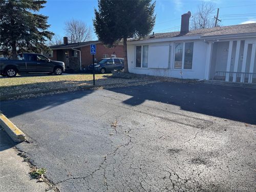 27122 W 10 Mile Road, Southfield, MI, 48075 | Card Image