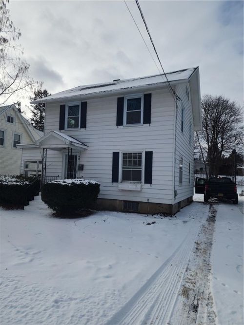 40 Maple St, Geneva, NY, 14456-1525 | Card Image