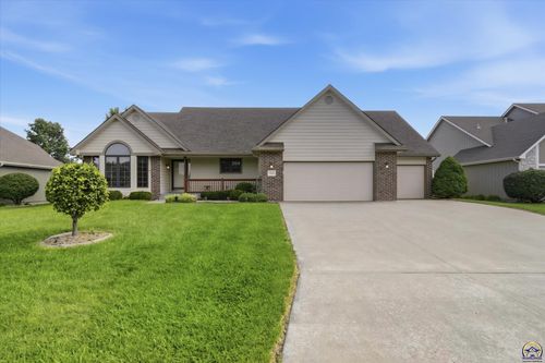 7315 Sw Ambassador Pl, Topeka, KS, 66610-1599 | Card Image