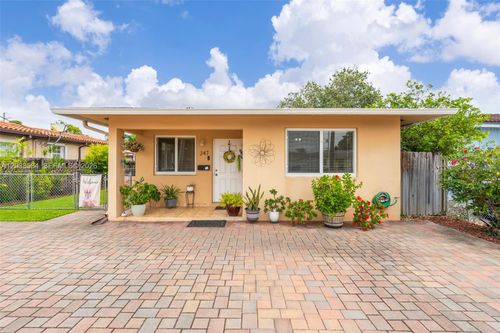 247 Nw 51st Ave, Miami, FL, 33126-5151 | Card Image