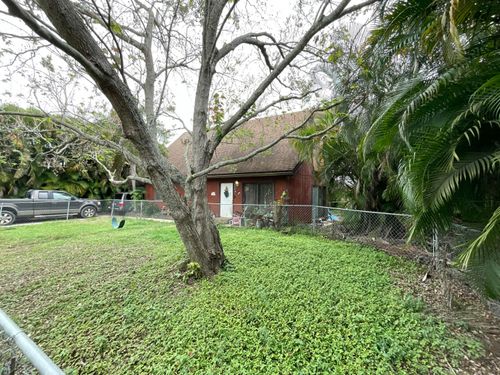 6640 Riggers Rd, Lake Worth, FL, 33462-3644 | Card Image