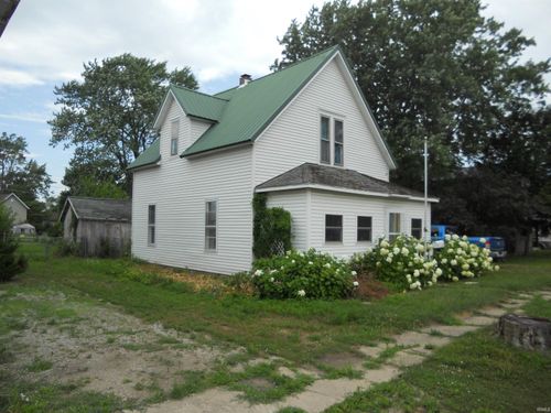 5828 N Main St, Uniondale, IN, 46791-9783 | Card Image