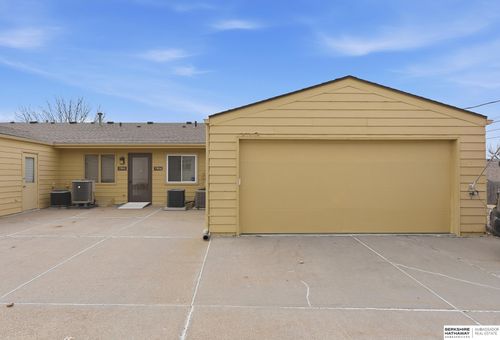 7904 Park Drive, Ralston, NE, 68127 | Card Image