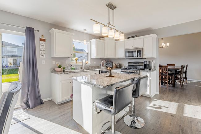 16263 Celtic Cir, House other with 4 bedrooms, 3 bathrooms and 2 parking in Manhattan IL | Image 5