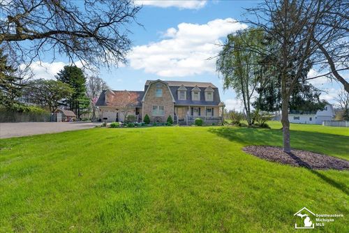 7577 S Huron River Dr, South Rockwood, MI, 48179-9611 | Card Image