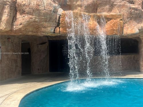 apt-914-5225 Collins Ave, Miami Beach, FL, 33140-2505 | Card Image