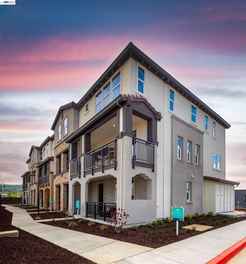 1305-917 More Ln, Morgan Hill, CA, 95037-7938 | Card Image