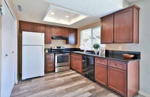 5425 Olympic Way, Sacramento, CA, 95842 | Card Image
