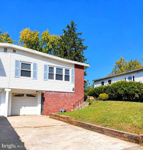 1556 Birchwood Ave, ABINGTON, PA, 19001-1504 | Card Image