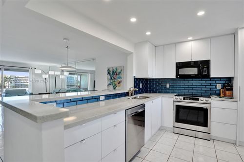 apt-405-200 Se 5th Ave, Dania Beach, FL, 33004-4076 | Card Image