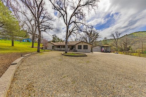 45344 S Oakview Dr, Oakhurst, CA, 93644-9548 | Card Image
