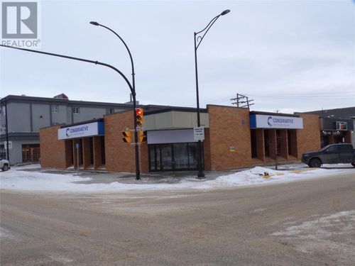 10124 10 St, Dawson Creek, BC, V1G3T2 | Card Image