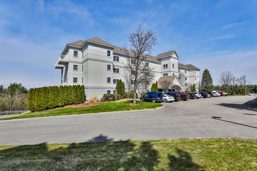apt-402-16 Mountain Laurels Dr, Nashua, NH, 03062-4211 | Card Image