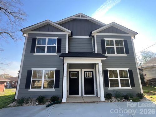 128 18th Street Pl Nw, Hickory, NC, 28601-5827 | Card Image