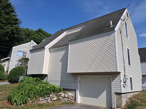 4 Esquire Cir, Nashua, NH, 03062-1660 | Card Image