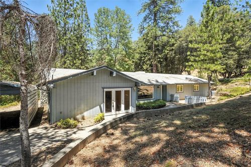 5783 Chowchilla Mountain Rd, Mariposa, CA, 95338-9758 | Card Image