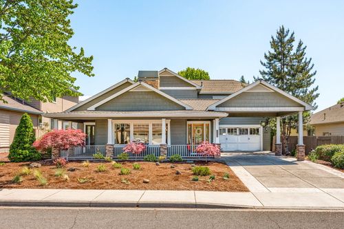 210 Bellerive Dr, Eagle Point, OR, 97524-9733 | Card Image