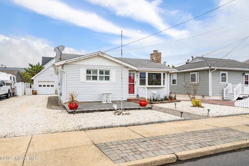 120 13th Ave, Seaside Park, NJ, 08752-1921 | Card Image