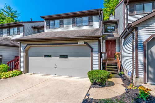 275 Bennington Way, Springdale, OH, 45246-4906 | Card Image