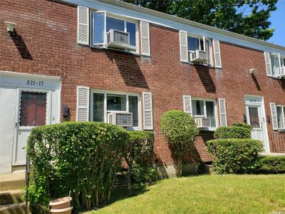 LOWER - 221-17 Manor Road, Home with 2 bedrooms, 1 bathrooms and null parking in Queens Village NY | Image 3