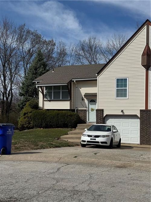 7402 Englewood Ln, Raytown, MO, 64133-6913 | Card Image