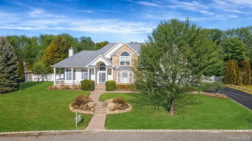 3 Crossfield Ct, Shoreham, NY, 11786-2059 | Card Image