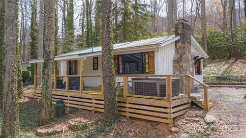147 Azalea Dr, Maggie Valley, NC, 28751-7691 | Card Image