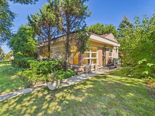 7307 N Karlov Avenue, Lincolnwood, IL, 60712 | Card Image