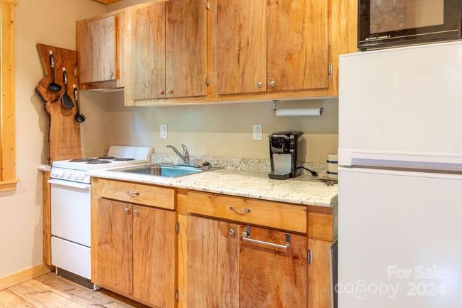 Apartment Kitchen | Image 26