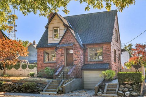 107 W Blaine St, Seattle, WA, 98119-3024 | Card Image