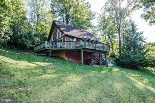 367 Northern Spy Dr, LINDEN, VA, 22642-6203 | Card Image