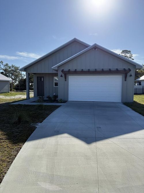 1700 Saint Georges Ct, Eastpoint, FL, 32328-3687 | Card Image