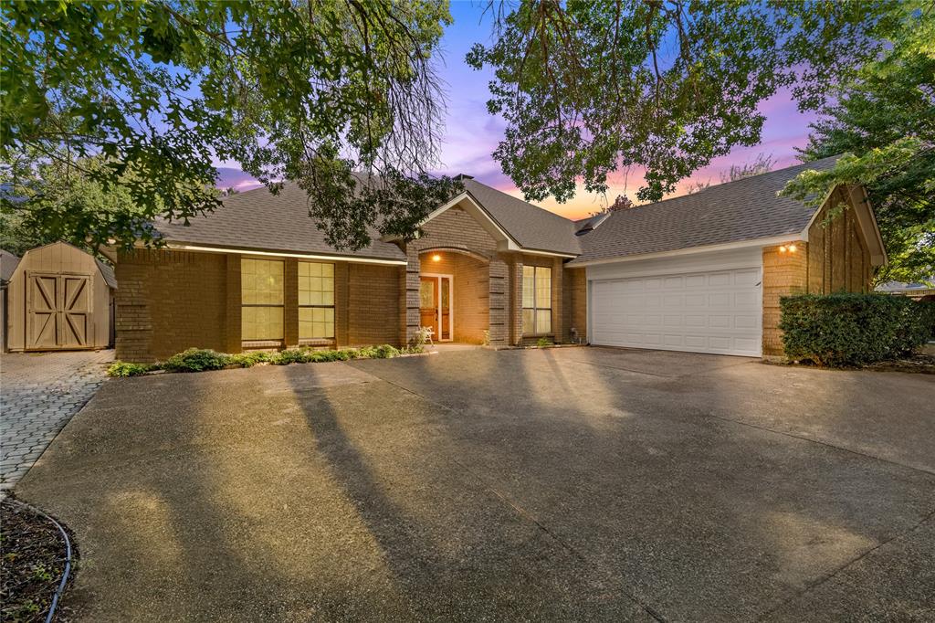 Meadowside Dr, Benbrook, TX 76116