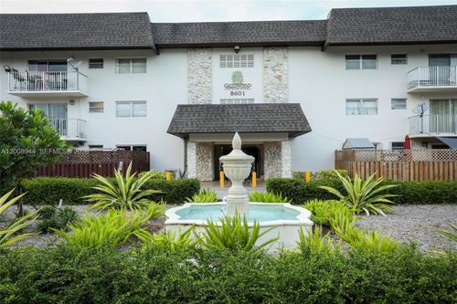 121w-8601 Sw 94th St, Miami, FL, 33156-7364 | Card Image