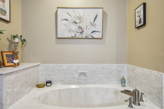 Bathroom with a washtub | Image 30