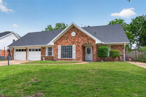 1554 Westbury Dr, Shreveport, LA, 71105-5032 | Card Image