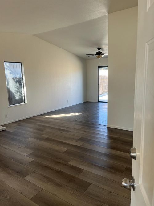 1305 Adams Ct, Woodland, CA, 95776-6304 | Card Image