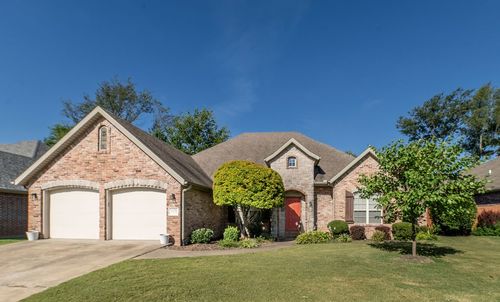 4420 W Collins Cir, Rogers, AR, 72758-9040 | Card Image