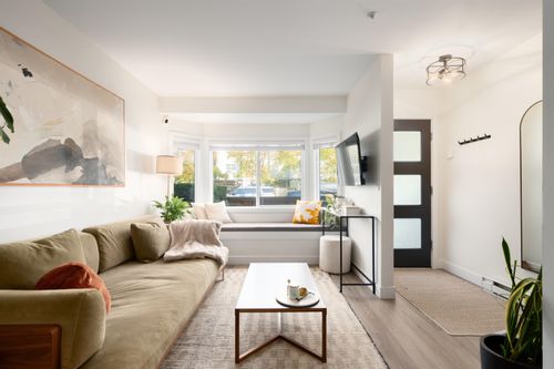 329 Garden Dr, Vancouver, BC, V5L4Z1 | Card Image